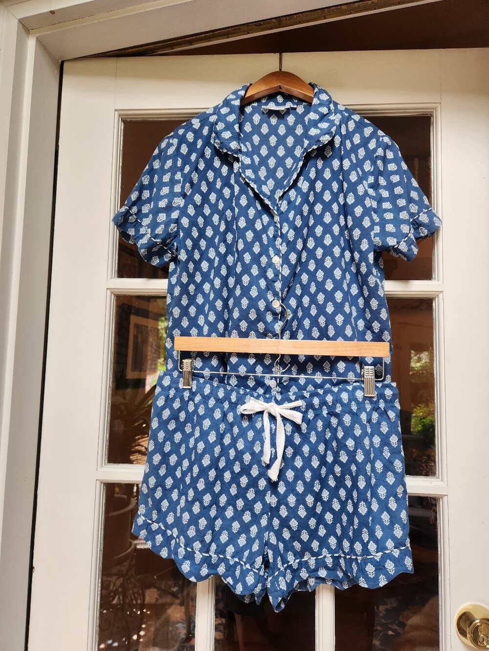 Mark & Graham Block Print Floral Shirt And Short Pajama Set Navy; Size Med/Sm)